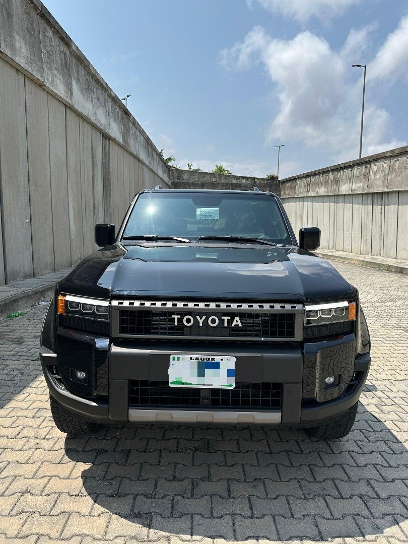 2025 Toyota Prado exterior photo